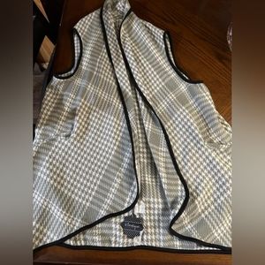Hound's tooth vest